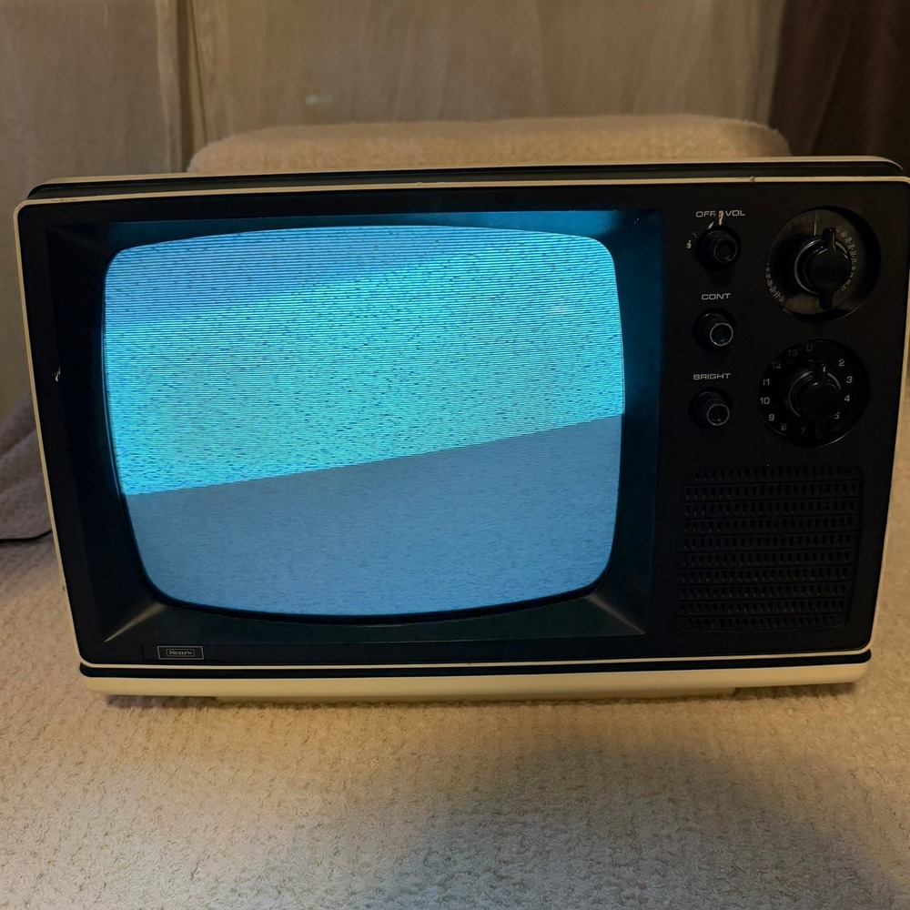Vintage Sears Black and White Portable TV 564.50120400 June 1975 Retro Gaming